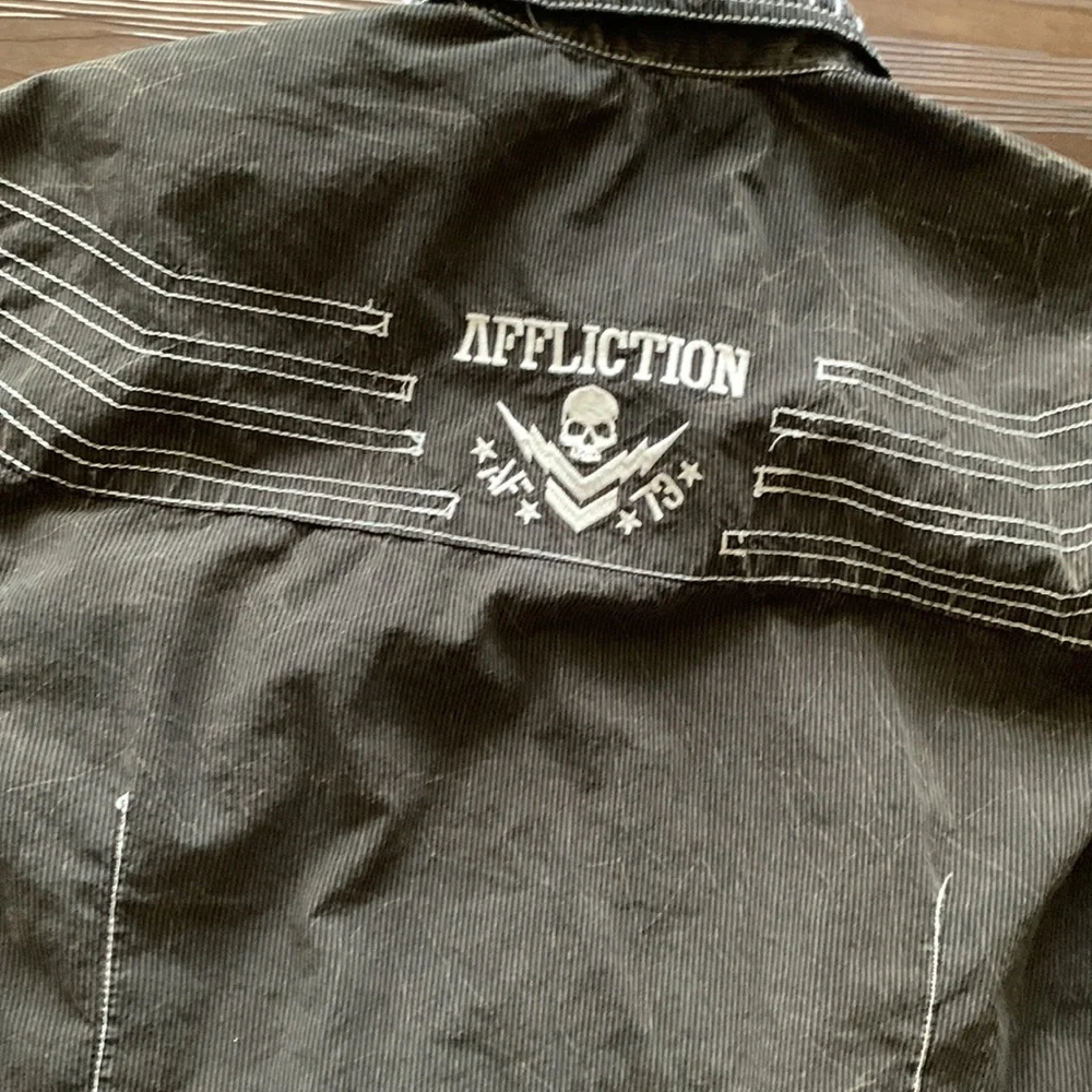 Affliction Men’s Button front distressed corduroy shirt. Size Medium. $FIRM$ - Picture 11 of 11